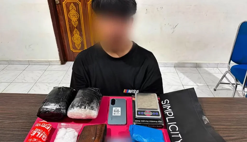 Selangkangan Bikin Petugas Curiga, 2,2 Kg Sabu Terbongkar di Bandara Pekanbaru