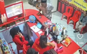 Wajo Heboh, Seorang Kakek Maki-maki dan Ludahi Karyawan Hingga Pecahkan Kaca