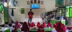 Desa Compong Sidrap Jadi Lokasi Edukasi Kesehatan Gigi, Mahasiswa KKN Unhas Sasar Siswa Sekolah Dasar