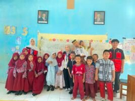 Kodomo no Umi, Mahasiswa KKN Unhas Tanamkan Kepedulian Lingkungan dan Nilai Positif Jepang kepada Siswa di Majene