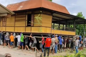 Kebiasaan Angkat Rumah Masih Terjaga di Sidrap, Soppeng, Wajo dan Pinrang