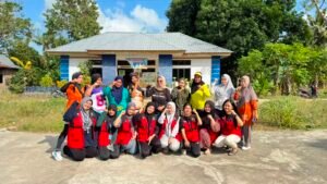 Hipertensi Jadi Ancaman Warga Benteng Sidrap, Mahasiswa Unhas Ajak Masyarakat Rutin Senam