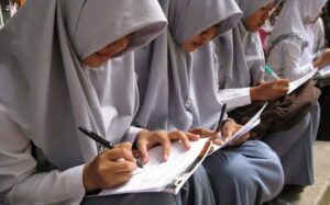 Kepsek yang Larang Siswi Berjilbab di Tana Toraja Akhirnya Minta Maaf, Tapi Proses Pemeriksaan Tetap Berlanjut