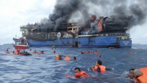 Tragedi KM Menuju Makassar Terbakar, Penumpang Nekat Lompat ke Laut