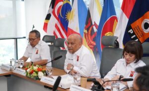 Ketua Umum Persatuan Insinyur Indonesia (PII) Dr-Ing. Ir. Ilham Akbar Habibie, MBA. IPU. ASEAN Eng. yang juga Chairman of ASEAN Federation of Engineering Organizations (AFEO) dalam pertemuan dengan para pemimpin redaksi media di Kantor PII Pusat di Gedung Graha Rekayasa Indonesia, Jakarta, Selasa (4/8/2026).