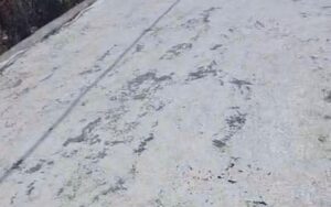 Jalan Rabat Beton di Sidrap Retak dan Mengelupas, Padahal Proyek Baru Sekali