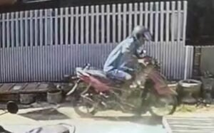 Terekam CCTV! Pencuri Gas Elpiji 3 Kg Beraksi di BTN Mula Resky Sidrap, Sempat Pantau Agen Sebelum Kabur
