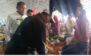 Pungutan Rp50 Ribu di Pasar Lawawoi Berakhir Mundur, Kadisperindag Sidrap Datang Langsung Minta Uang Pedagang Dikembalikan