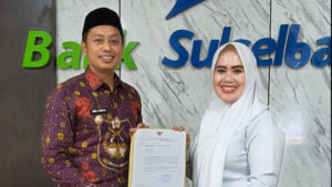 Enrekang Dapat Tambahan Dump Truck Sampah dari CSR Bank Sulselbar
