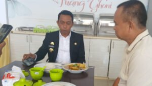 Kepala Ikan yang Mengalahkan Agenda Bupati, Menu Baru Kedai Ruby Jadi Bahan Obrolan di Sidrap