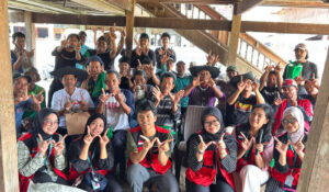 BESTARI Hadir di Wala Sidrap, Mahasiswa Unhas Edukasi Petani tentang Keselamatan Kerja