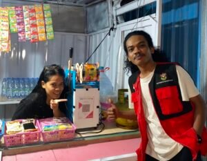 UMKM Desa Wette’e Sidrap Go Digital, Mahasiswa Unhas Dampingi Pembuatan QRIS