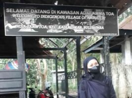 Masuk Kajang Bulukumba, Kendaraan Berhenti: Hitam dan Jalan Kaki Jadi Bagian dari Keseharian