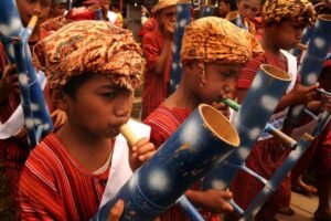 Di Tana Toraja Ada Musik yang Dibuat dari Potongan Bambu, Namanya Pa’ronggeng