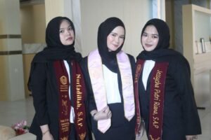 Dari TPP hingga Identitas Digital, 3 Mahasiswa AP UMS Rappang Tuntaskan Ujian Skripsi Bersamaan