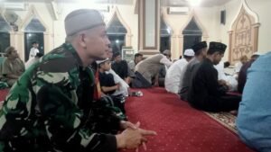 Babinsa Ramil Jajaran Kodim 1420/Sidrap Laksanakan Safari Sholat Subuh Berjamaah di Wilayah Binaan
