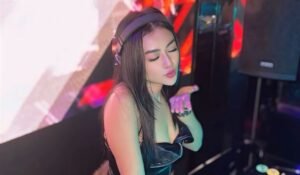 Ruangan Dikunci, Telepon Dimatikan, DJ Maharani Diseret Setelah Menolaknya