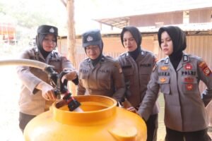 Bantuan Air Bersih Warnai Hut Polwan ke 78 di Polres Sidrap