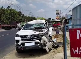 Mobil Kecelakaan di Depan SPBU Ponrangae Sidrap, Dua Orang Selamat