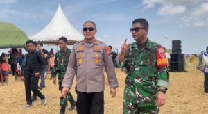 Keren! Penerjun Kostrad Mendarat di Kanyuara, Dandim dan Kapolres Sidrap Sambut Bak Kawan Sendiri