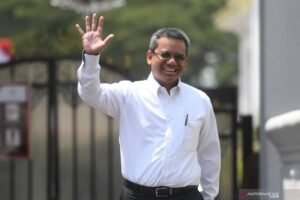 Ditelepon Istana. Datang Pakai Jas Biru. Pulangnya Bawa Jabatan Menteri Keuangan