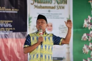 Bupati Syaharuddin Hadiri Maulid di Sereang, Ajak Warga Hidupkan Keteladanan Rasulullah