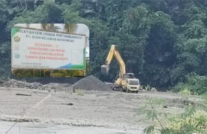 Debu Menutup Teras, Warga Perbatasan Wajo-Sidrap Minta Pemerintah Turun Tangan