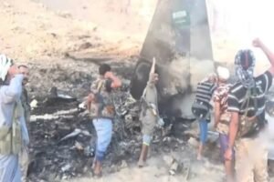 Houthi Klaim Tembak Jatuh F-15 Saudi di Marib, Rilis Video Puing Pesawat