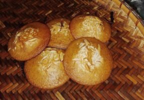 Roti Eja Selayar, Kue Merah yang Masih Bertahan di Pasar Tradisional