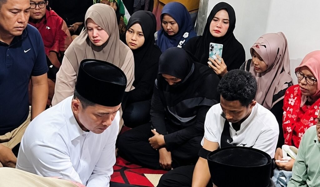 Pernikahan yang Tak Pernah Diimpikan: Agustin Mengucap Ijab di Hadapan Jenazah Ayah, Ibu dan Adiknya