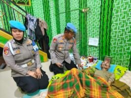 Empat Tahun Terbaring karena Stroke, Sumanto Disapa Kepedulian dari Sipropam Polres Sidrap