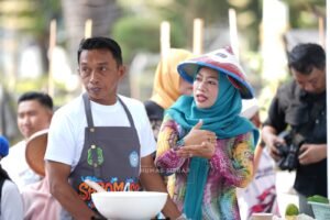 Serunya Bupati Sidrap dan Istri Adu Racikan Nasi Goreng Ramaikan Hari Jadi ke-357 Sulsel