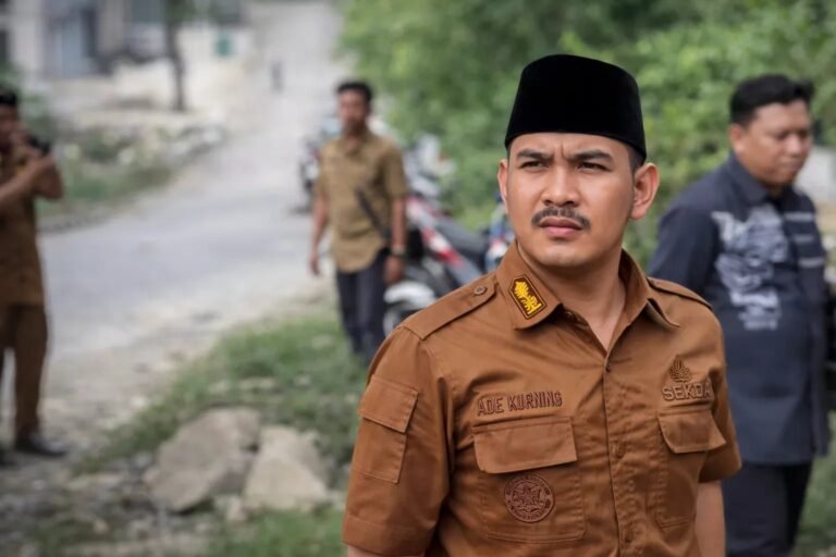 Setelah Husniah Talenrang, Kini Bupati Bekasi Dicopot: Kursi Kepala Daerah Kembali Berganti