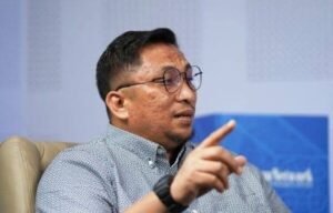 Feri Amsari: di Republik Ini, Kepintaran Kalah oleh Seni Menjilat