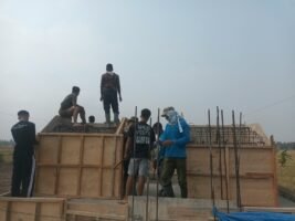 Demi Akses Warga, TNI dan Masyarakat Percepat Pembangunan Jembatan Gantung Garuda Merah Putih