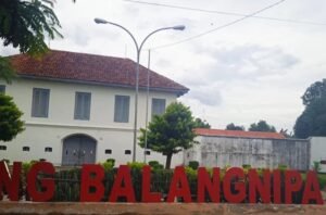 Benteng Balangnipa Sinjai, Benteng Kerajaan yang Diubah Belanda