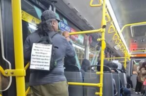 Baru Bebas dari Lapas, Pria Ini Cari Kerja Lewat Tulisan di Ransel